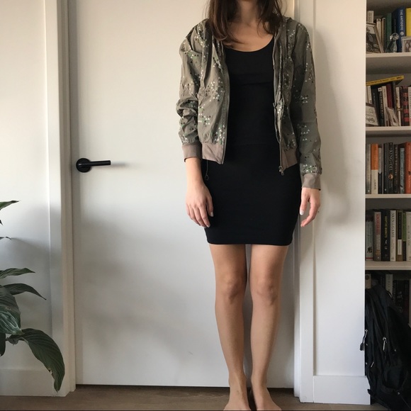 H&M Dresses & Skirts - Spandex Bodycon skirt